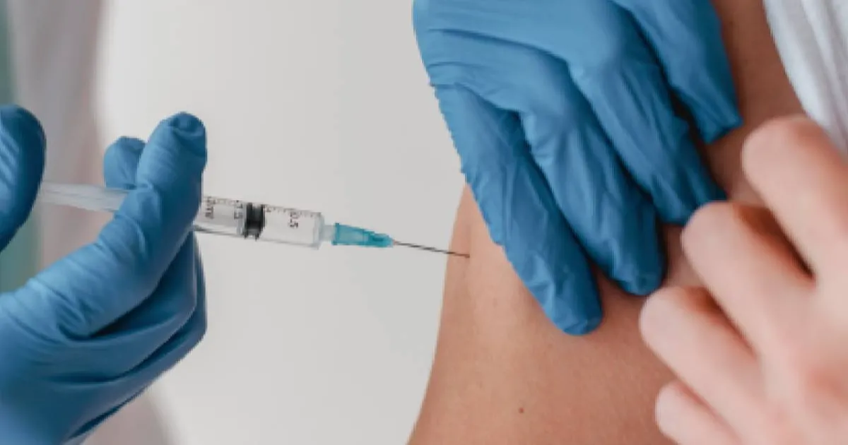 Las dosis serán de las marcas Pfizer y Moderna fórmula 2023-2024 y se suministrarán de manera gratuita el próximo 18 de noviembre