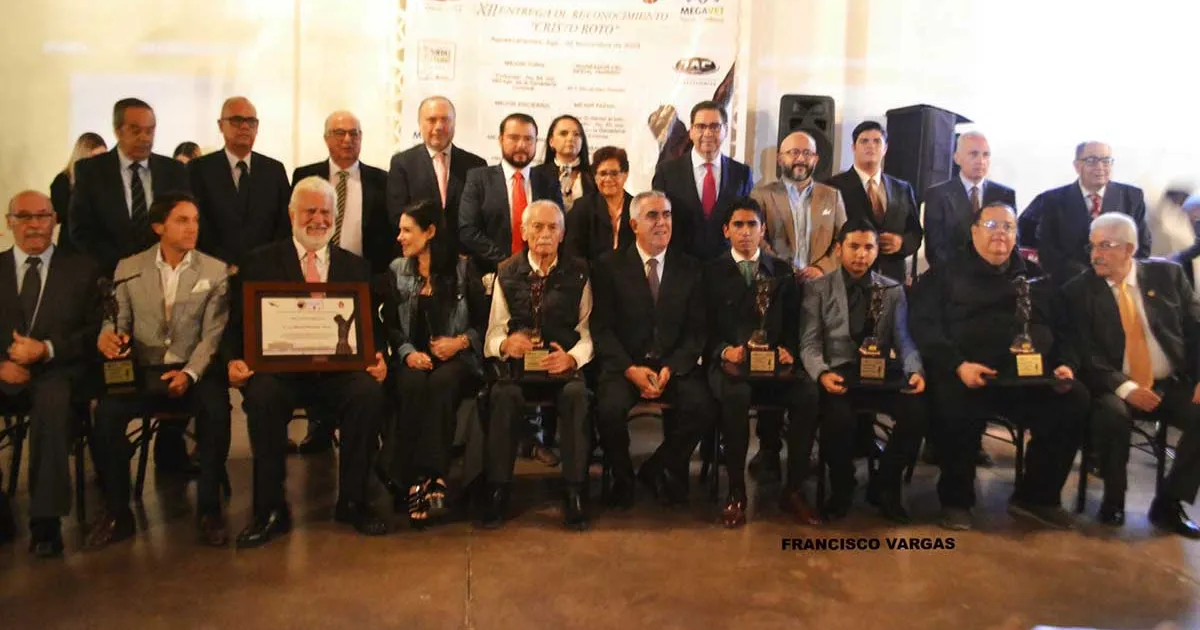 El Centro Taurino México-España, con toda la categoría, llevó a cabo la XII Entrega del ‘Cristo Roto’