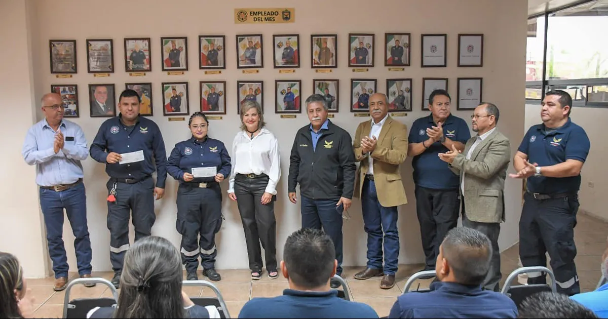 El Secretario de Ayuntamiento en su mensaje mencionó que los galardonados se han caracterizado por siempre dar su vida en su labor.