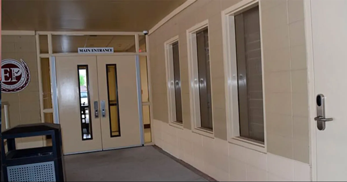 Terminan de instalar 5 mil vidrios antibalas en escuelas de Eagle Pass