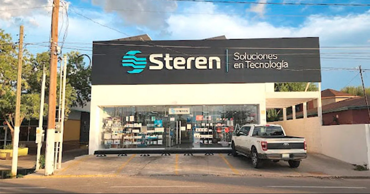 Impactan automóvil contra Steren
