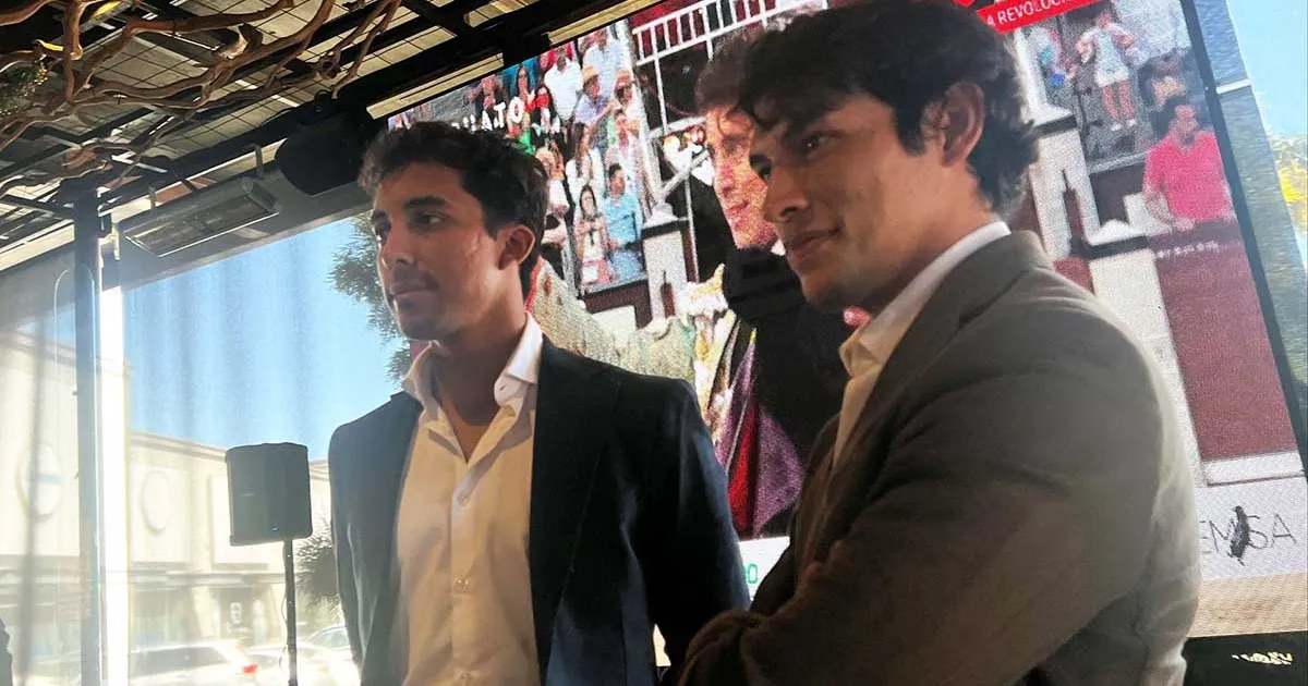 Agradable convivencia de Leo Valadez e Isaac con la prensa de Irapuato, Guanajuato