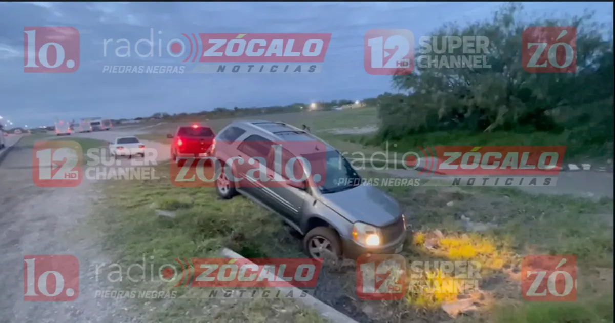 Para acortar distancia e ir más rápido, una conductora, que se dirigía a la ciudad de Eagle Pass, se metió en contra, pero no logró ver que más adelante había un vado en hechos ocurridos en la colonia Doctores