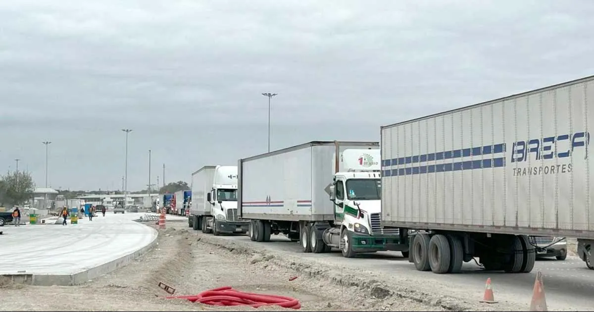 Autoridades de Desarrollo Económico explicaron que se ha estado en contacto con los transportistas y con la misma industria para agilizar este proceso del lado mexicano con la vialidad y logística.