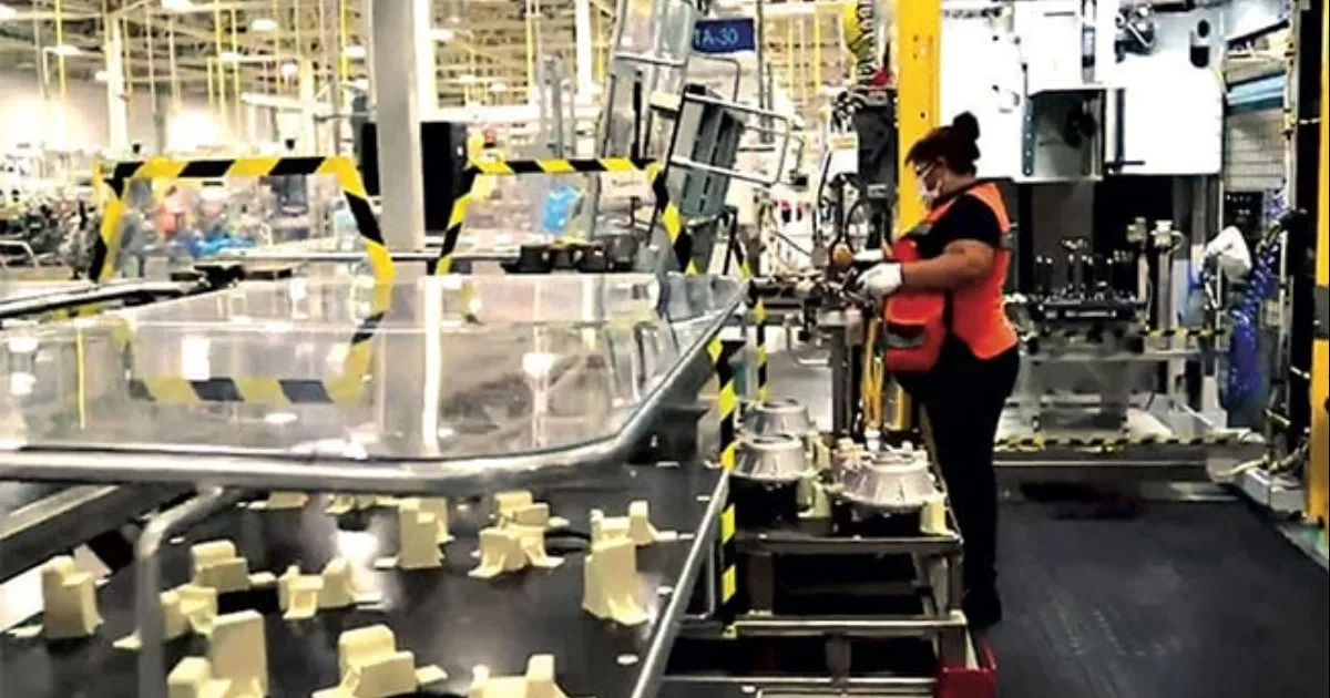 Adaptadas proveedoras con ajustes técnicos en GM; adelantan vacaciones y dan mantenimiento por paros