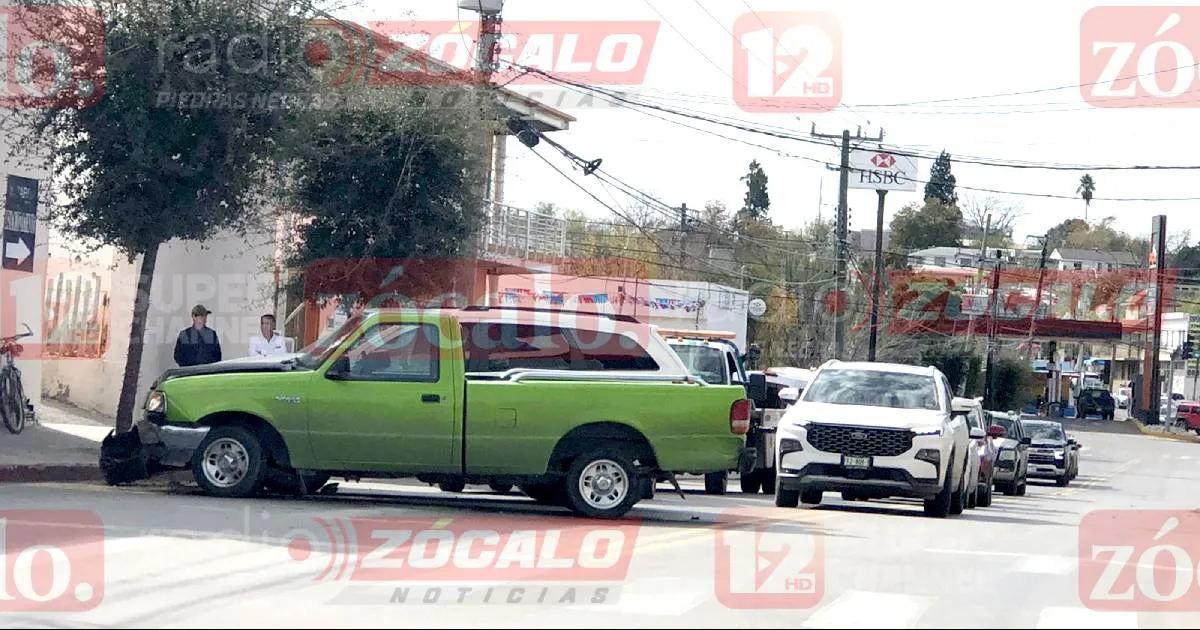 Provoca un accidente múltiple y escapa en PN