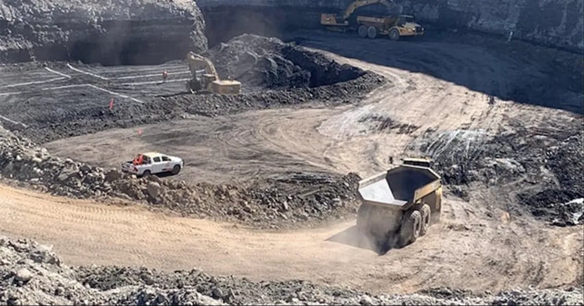 Localizan restos de tercer cuerpo en pozo de mina El Pinabete