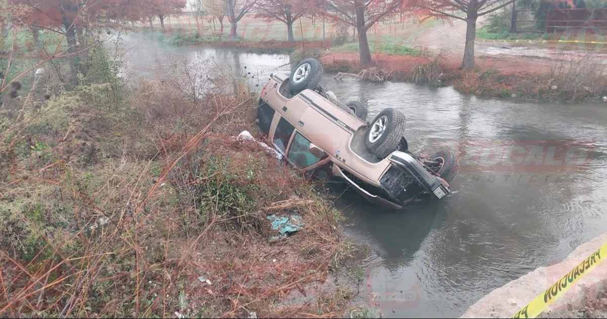 Muere hondureña al volcar camioneta en la que se transportaban migrantes