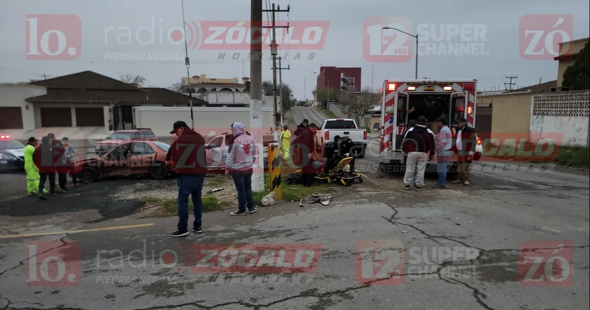 Dos personas hospitalizadas, un hombre tras las rejas y cuantiosos daños materiales fue el saldo de un accidente en las calles de la colonia Palmas