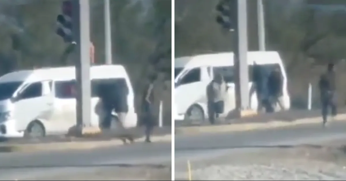 Migrantes escapan de camioneta del INM en Piedras Negras