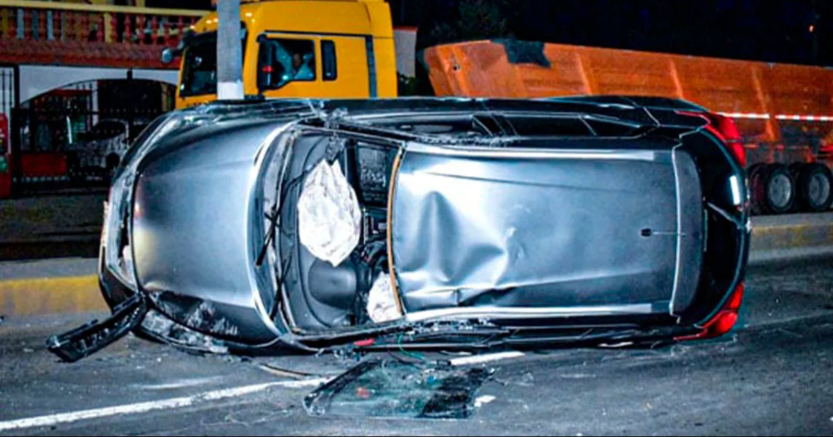 Vuelca al ingresar a la villa de Agujita