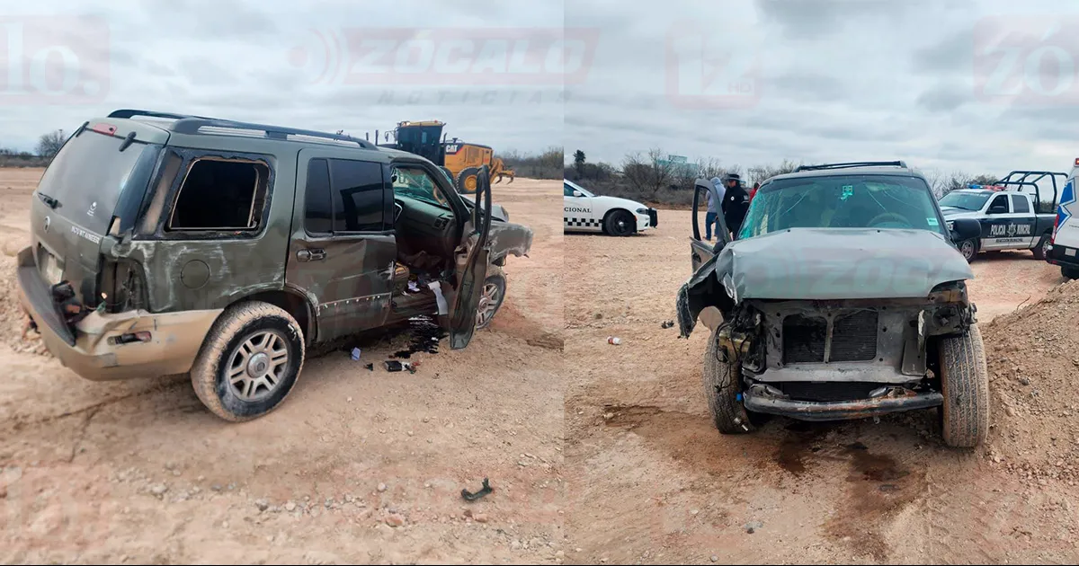 Otro accidente vial se registró sobre la carretera 57, donde un vehículo se salió del camino y chocó contra un montículo de arena