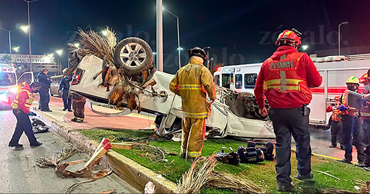 Pierde la vida hombre al quedar prensado en su camioneta tras brutal choque en Ramos Arizpe