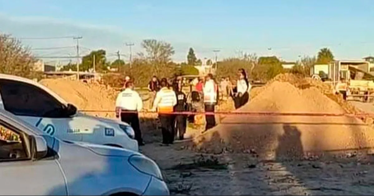 Tras el derrumbe de un banco de tierra, un trabajador de Simas Torreón quedó sin vida y dos empleados más resultaron lesionados