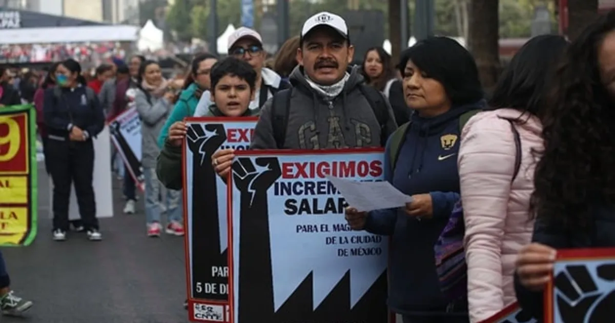 AMLO busca impulsar salario mínimo para maestros; analiza solicitar a gobernadores apoyo para aumento