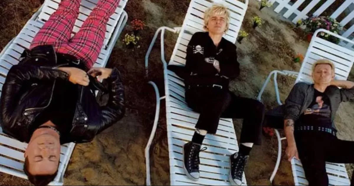Green Day lanza su nuevo álbum Saviors y demuestra que el punk sigue vivo