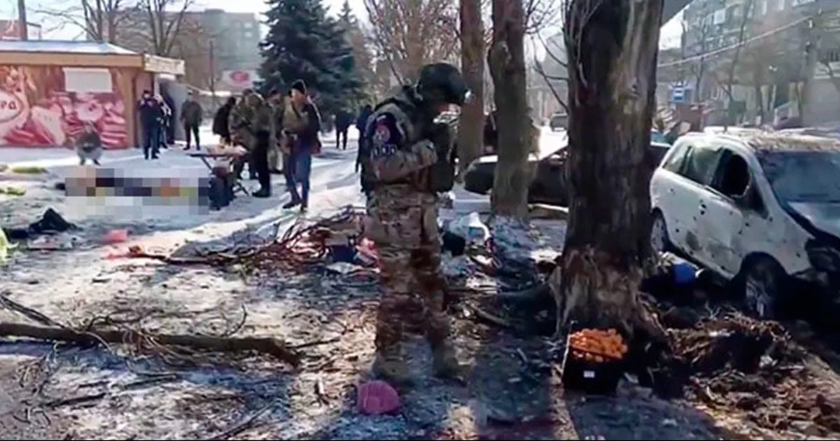 Rusia acusa a Ucrania de bombardeo a mercado de Donetsk que dejó al menos 25 muertos