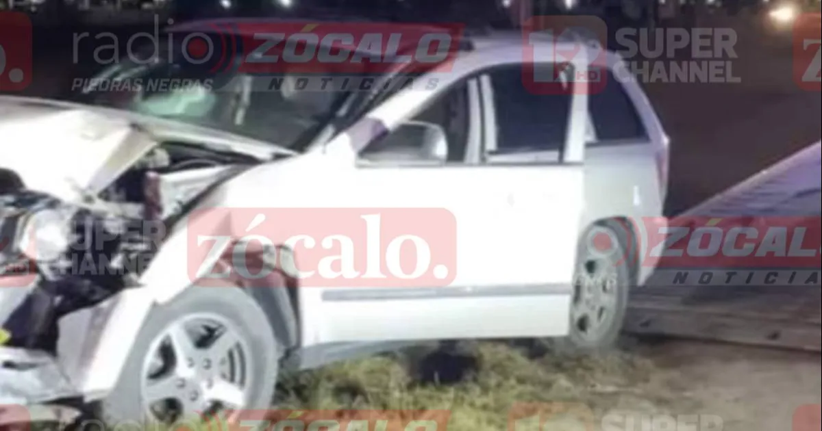 El conductor manejaba su unidad a exceso de velocidad y provoca accidente con daños materiales