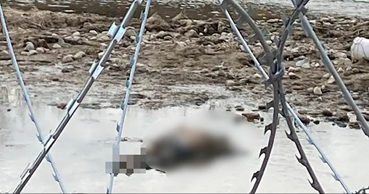 El cuerpo de migrante quedó tendido en una parte de poca profundidad frente al Parque Shelby al sur de la ciudad de Eagle Pass