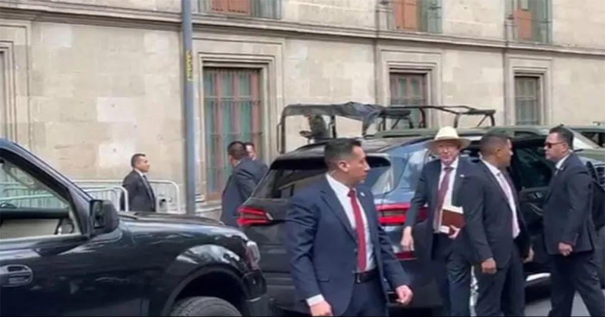 La delegación de legisladores de Texas, tanto republicanos como demócratas, llegó a las 13:52 horas