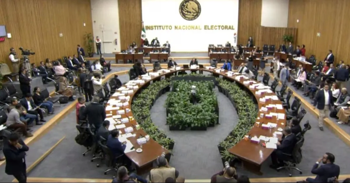 Falta a su primera sesión del INE la encargada de despacho de la Secretaría Ejecutiva