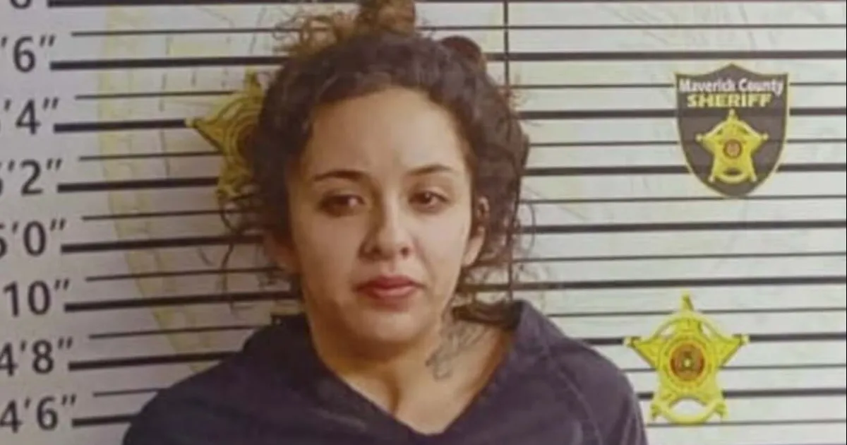 Arrestan a mujer que traficaba con migrantes en Eagle Pass