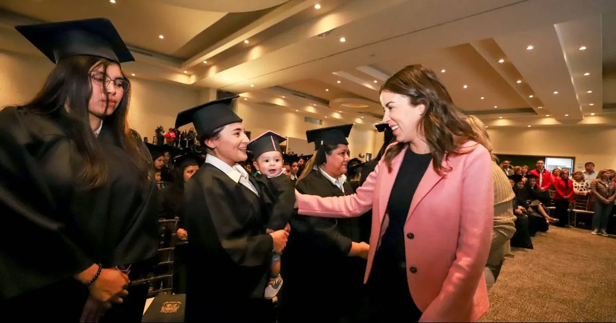 Señaló que por instrucciones del gobernador, a través de Inspira Coahuila se trabaja en favor de las mujeres en varios enfoques, como el Programa de Empleo y Autoempleo para madres de familia.