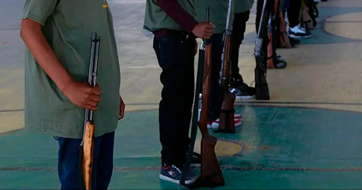 Niños armados en Guerrero: Fiscalía comienza investigación por corrupción de menores