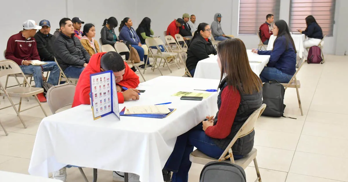 Aprovechan jornada de empleo en Nava