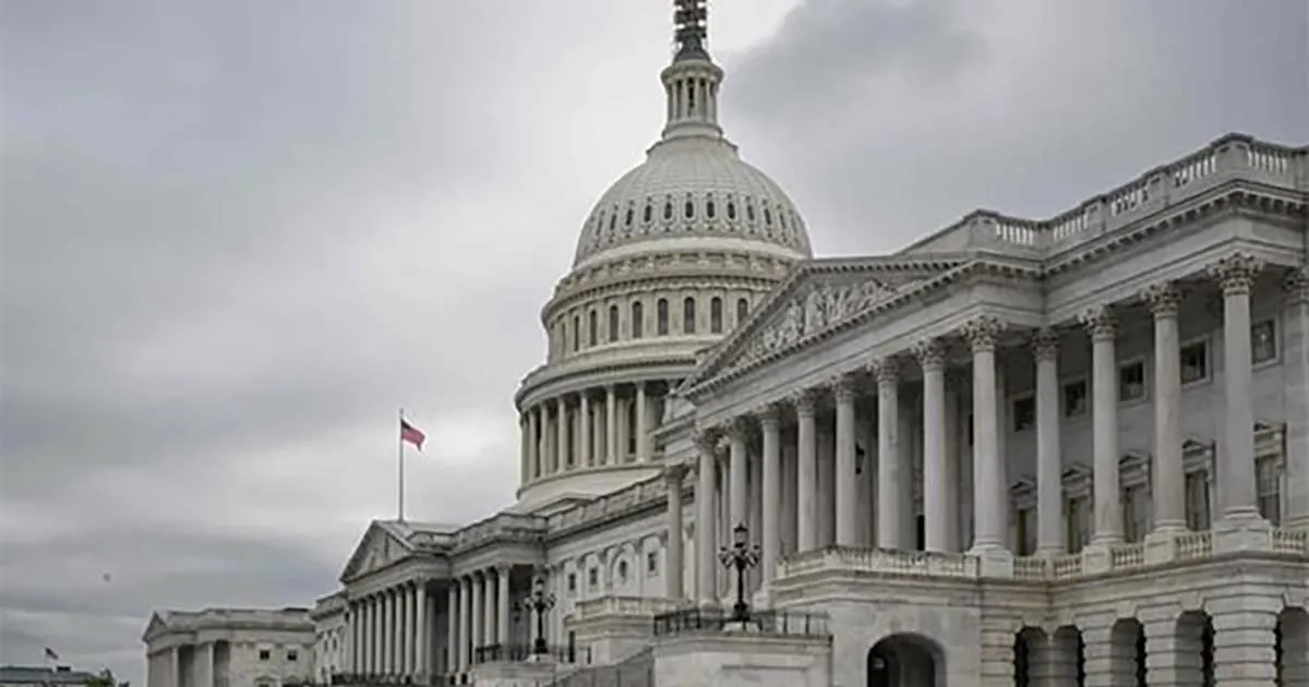 Joe Biden tendría la facultad de realizar expulsiones sumarias de solicitantes de asilo a México para aliviar la actual crisis en la frontera.