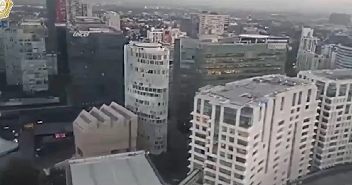 Tras los movimientos telúricos, cuatro helicópteros (cóndores) sobrevuelan la Ciudad de México para monitorear si hubo daños materiales