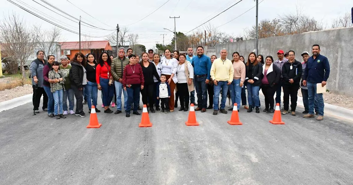 La alcaldesa de Nava María del Pilar Valenzuela Gallardo refrendó su compromiso de seguir generando obras en todos los sectores de este municipio.