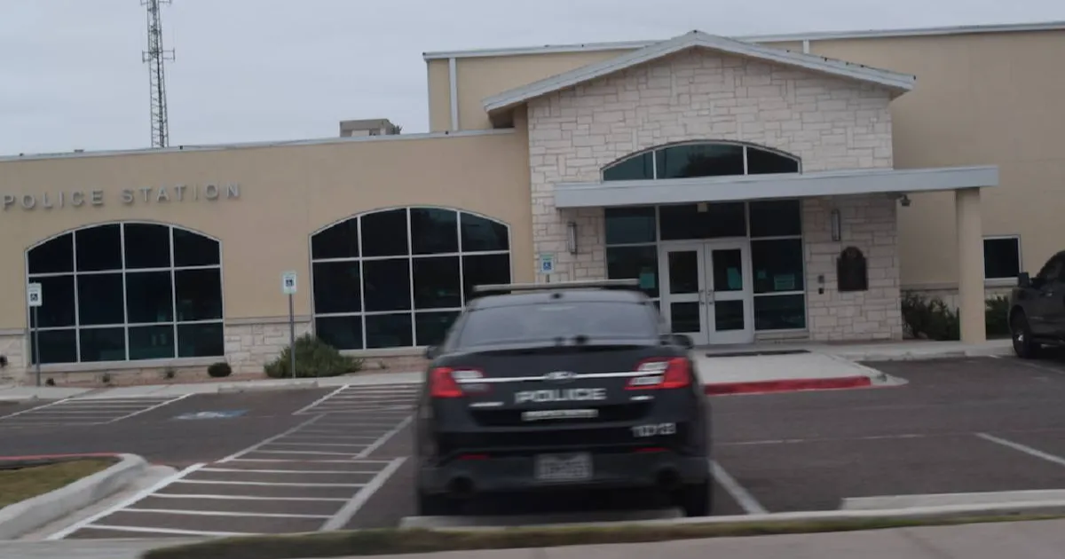 Únicamente trabajarán las escuelas y los servicios de Seguridad Pública del condado y la ciudad de Eagle Pass