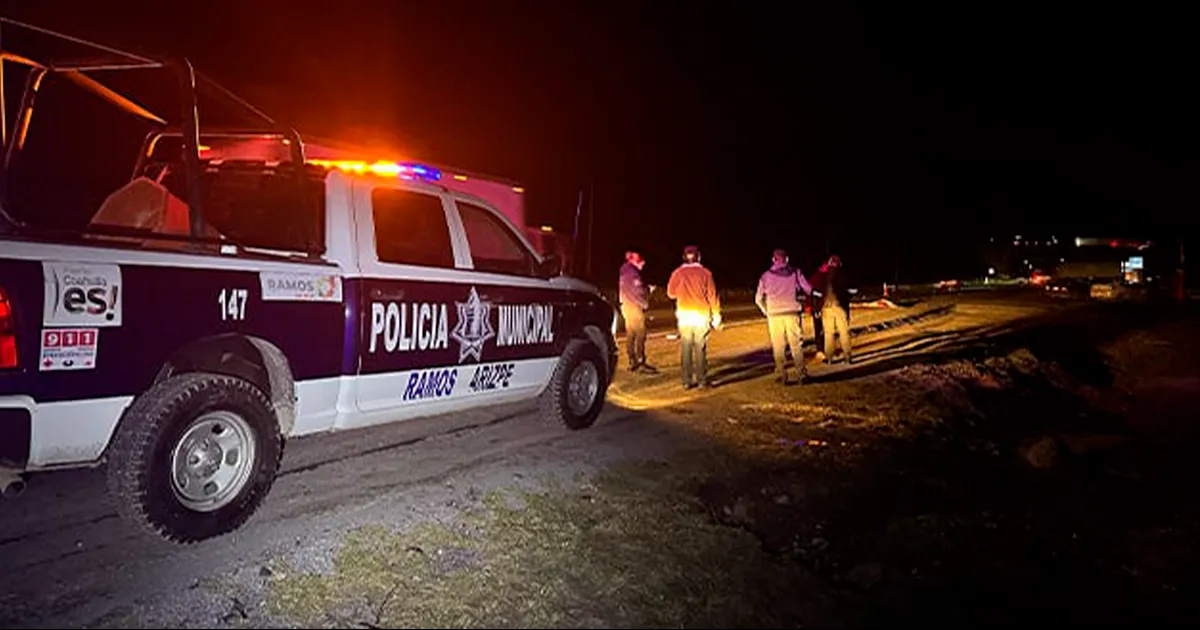 Se cree que el hombre circulaba a bordo de un Volkswagen Jetta color negro, y se detuvo a la orilla para realizar sus necesidades fisiológicas, para lo cual cruzó la transitada carretera.