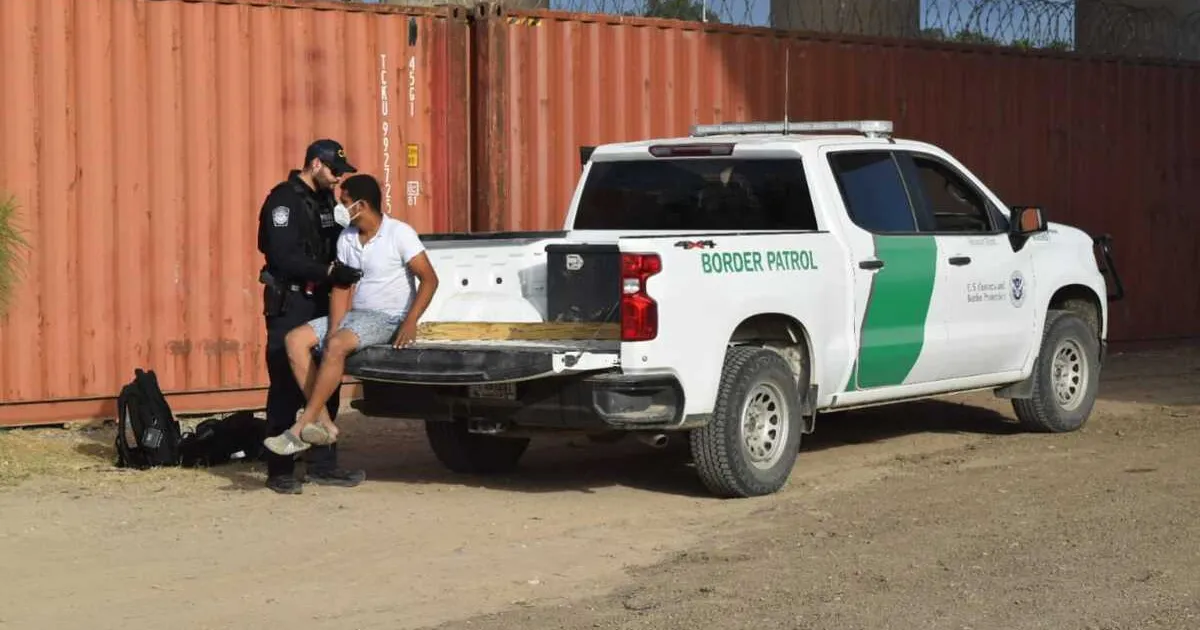 Ingresan al día 300 migrantes por Eagle Pass