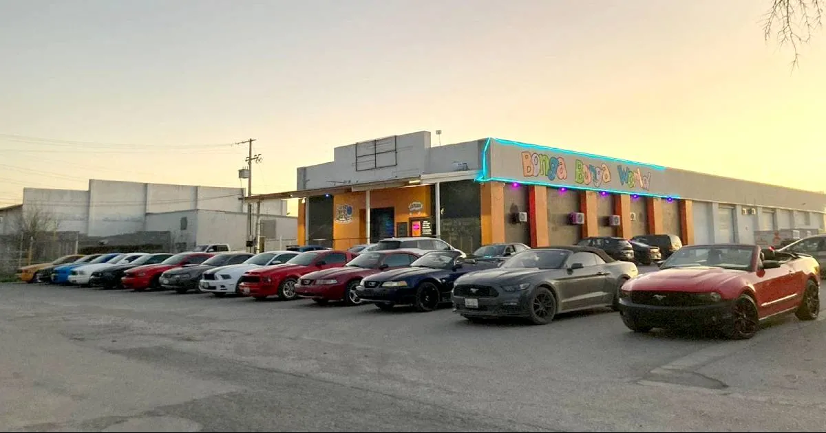 ¿Tienes Mustang? Aquí te ofrecen pizza gratis en curiosa dinámica