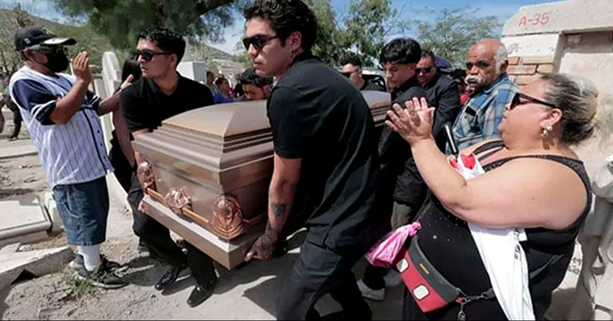 Con porras y aplausos despiden a Susana Ortiz, ex vocalista de Chicos de Barrio