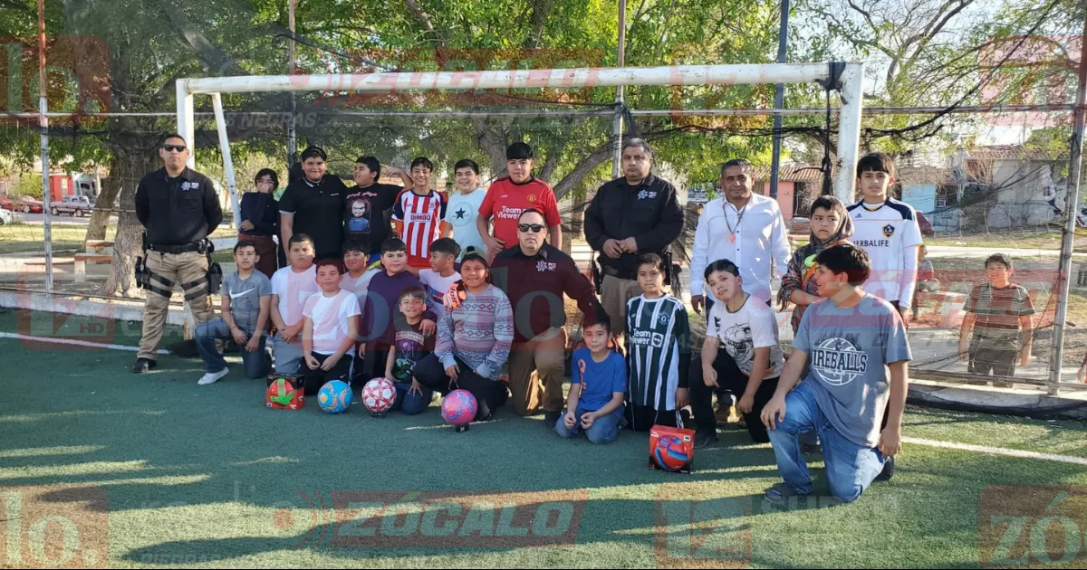 Fue en el Polideportivo Infonavit, donde se realizó la entrega de los balones.