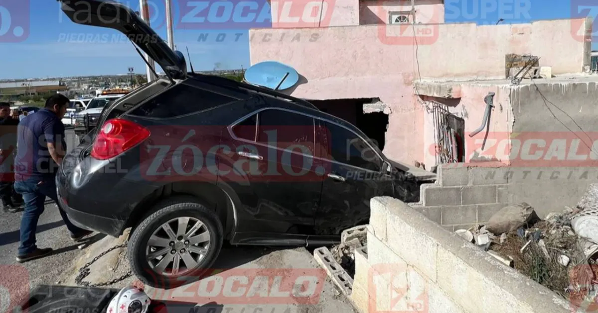 Joven se salva tras caerle encima camioneta en Acuña