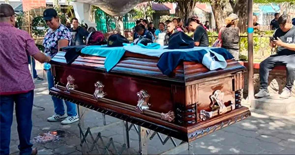 AMLO afirma que normalista de Ayotzinapa asesinado no disparó; ‘fue abuso de autoridad’