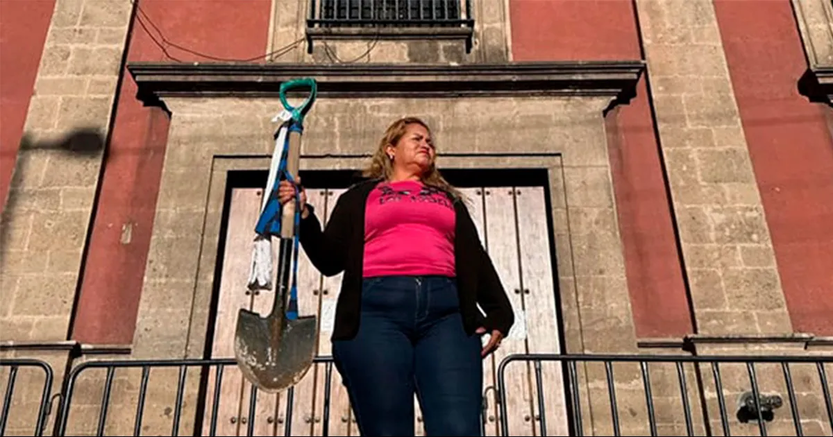 ‘La voy a recibir en su momento’: responde AMLO a Ceci Flores tras protestar en Palacio Nacional