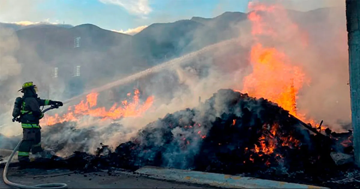 Este Viernes Santo los elementos de Bomberos se han visto en más de una ocasión en las calles de la capital