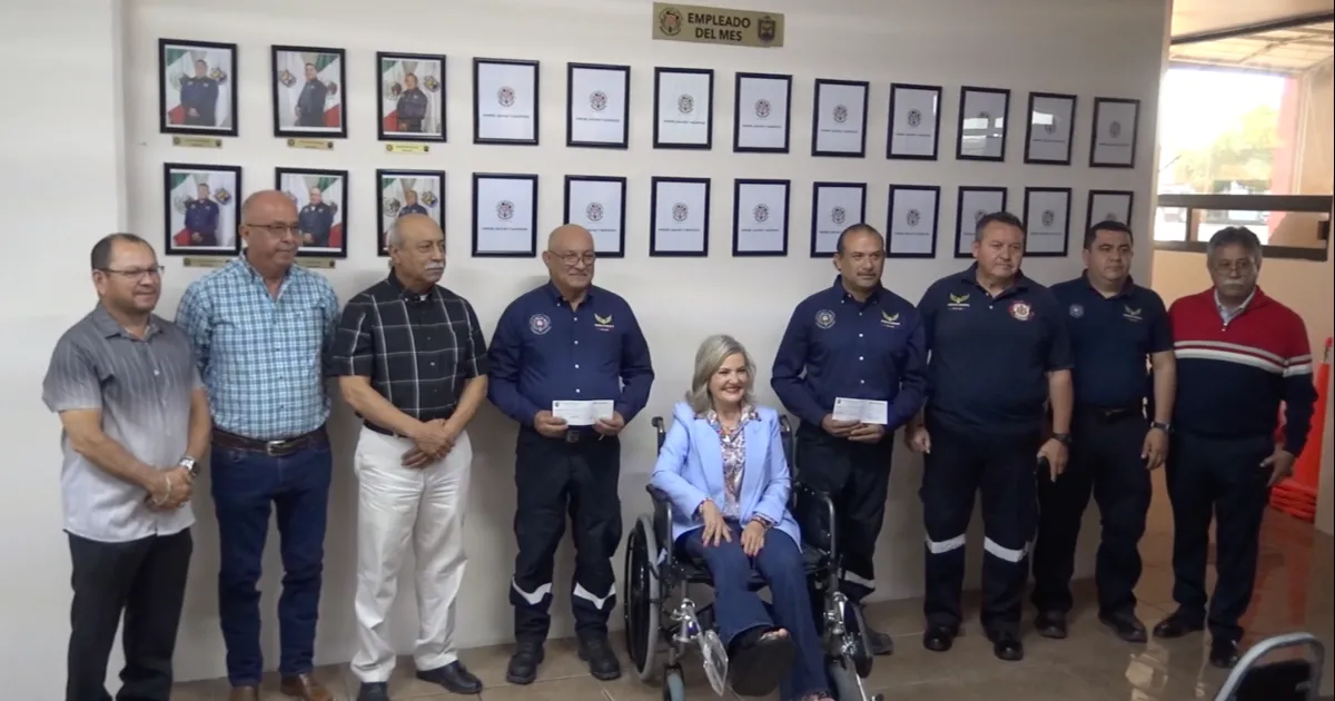 Destaca Norma Treviño compromiso y trabajo de la corporación durante la ceremonia del Bombero del Mes realizada éste miércoles