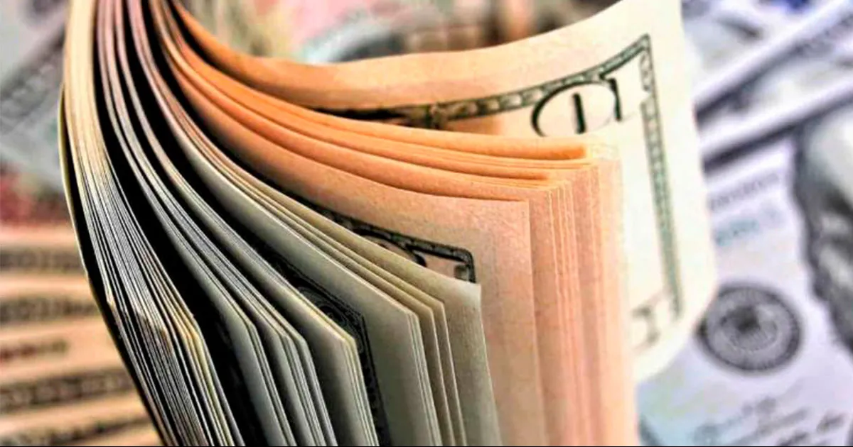 Precio del dólar abre a la baja en 16.91 pesos al mayoreo este miércoles