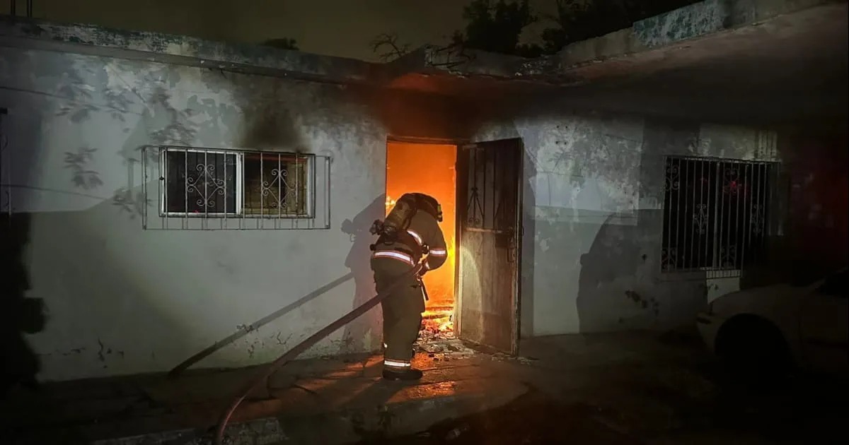 Se incendia vivienda abandonada en Acuña