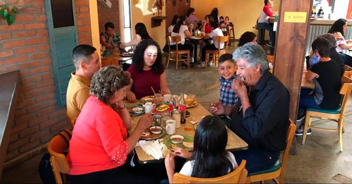 Ventas de restaurantes aumentarán al doble por Día de la Madre; cae en fin de semana