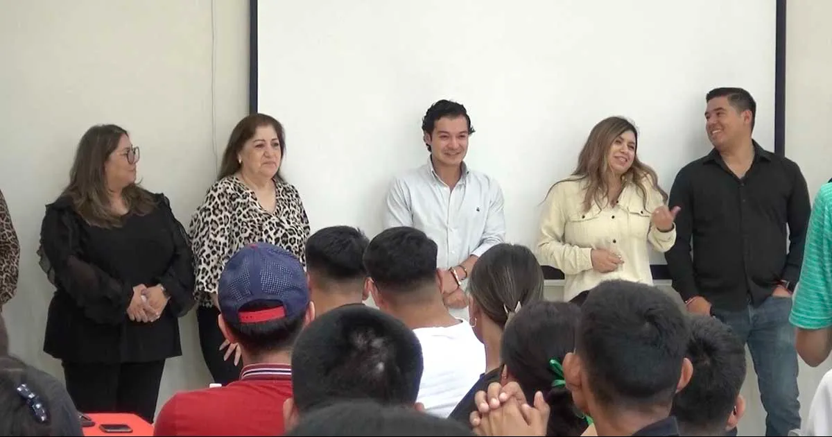 Alumnos de distintos planteles educativos asistieron al evento y expresaron las necesidades y problemas que han tenido al interior de las instituciones educativas