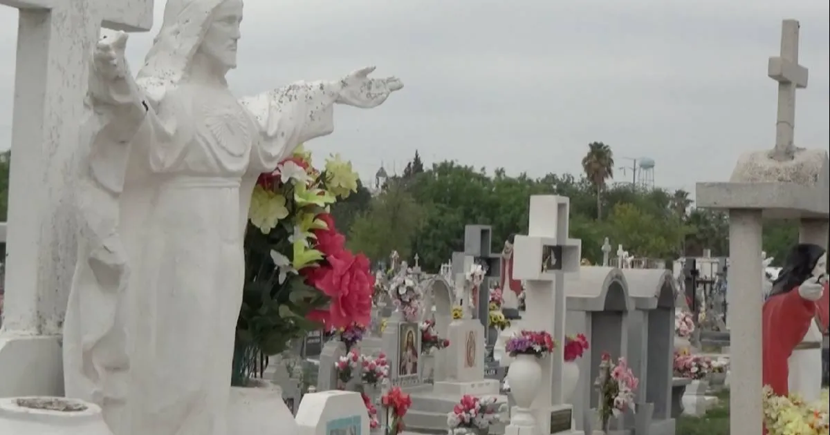 Exhortan a visitantes de los panteones a que acudan protegidos contra picaduras de moscos