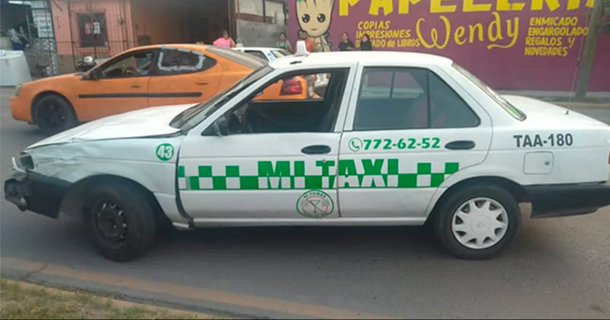 Impacta con taxi a motociclista y lo manda al hospital en Acuña