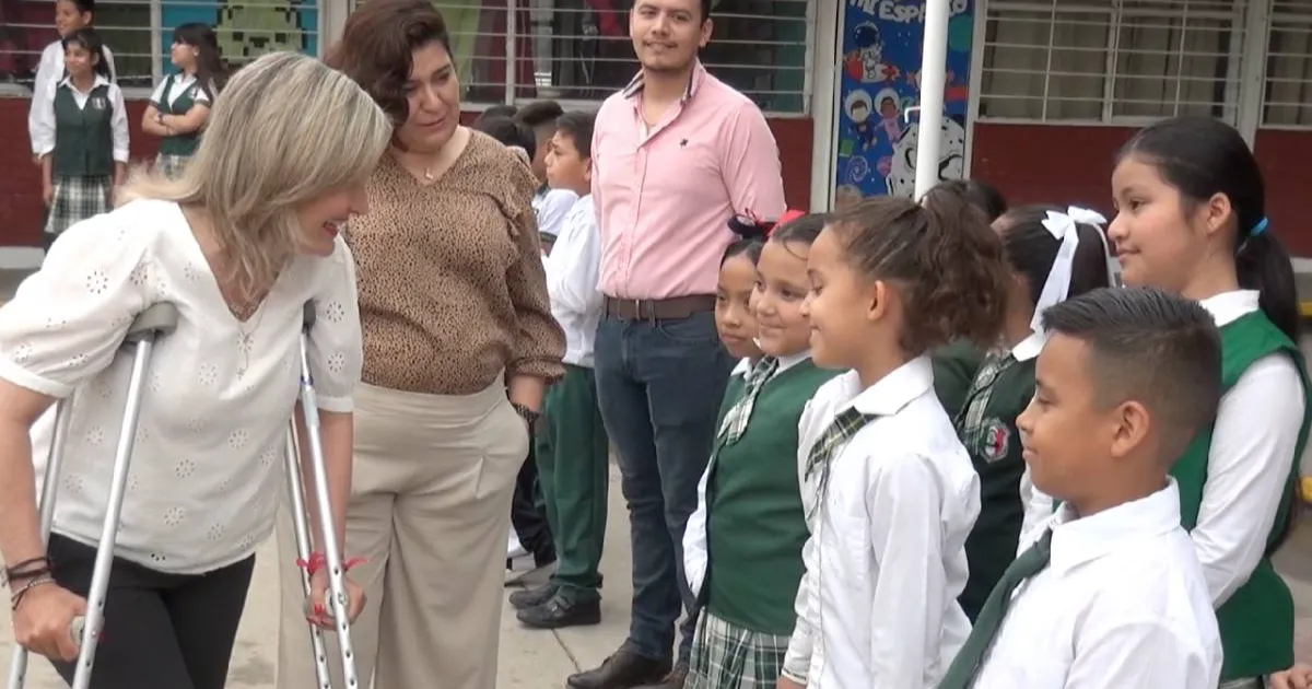 Agradece directora del plantel, Ana Lilia Muñoz Día, el apoyo y respaldo del municipio